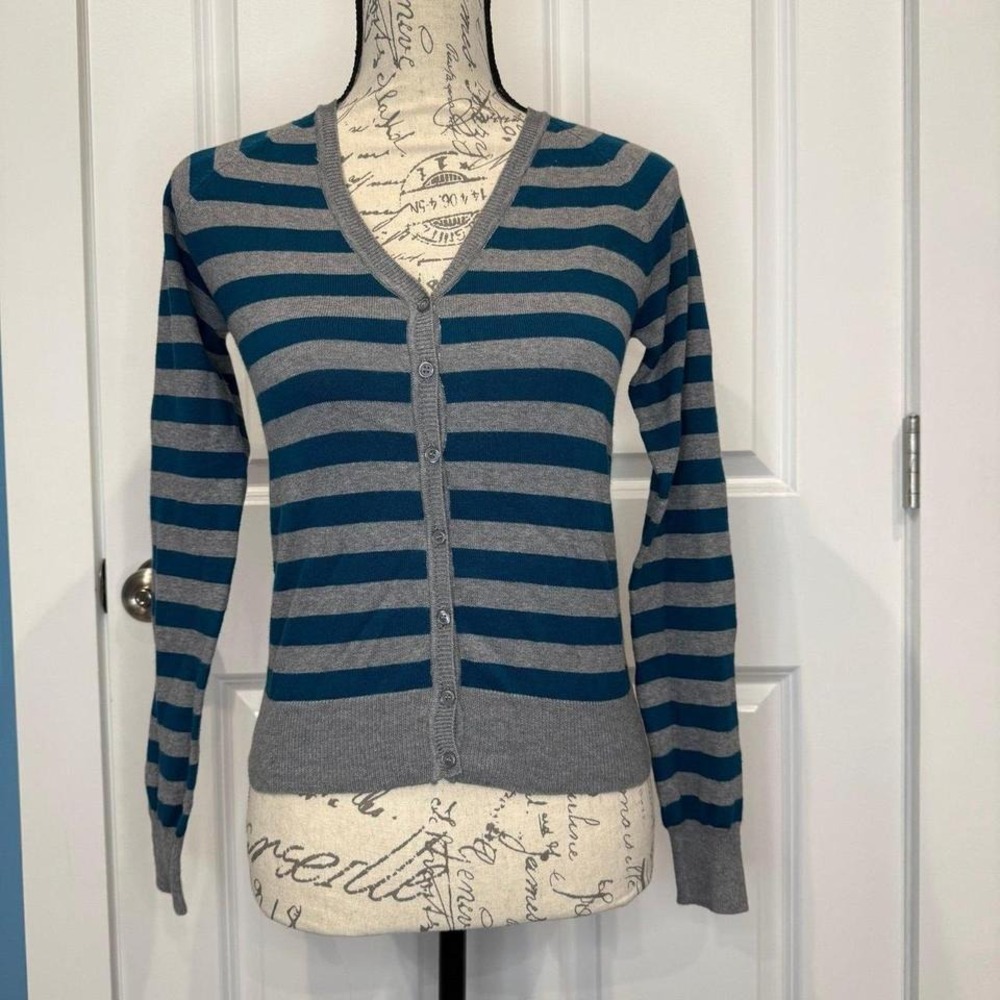 Ambiance Womans Sweater‎ Size Small